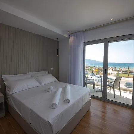Hesperus 4*