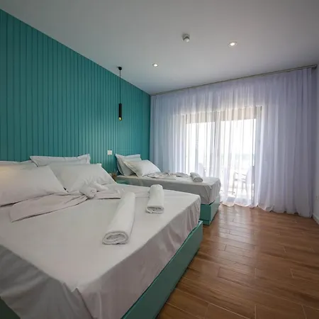 Hesperus 4*