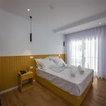 Hesperus 4*